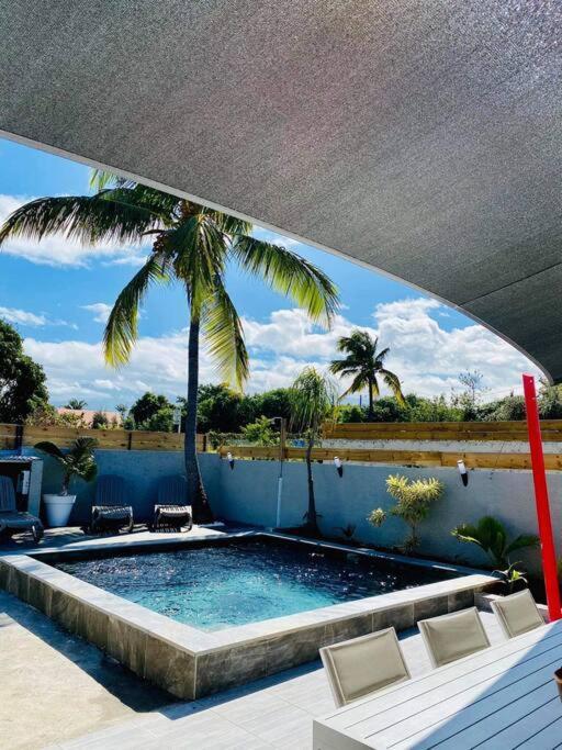 Villa Bois De Couleur Piscine Et Toit Terrasse Saint Pierre Zewnętrze zdjęcie