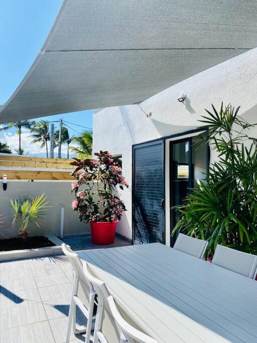 Villa Bois De Couleur Piscine Et Toit Terrasse Saint Pierre Zewnętrze zdjęcie